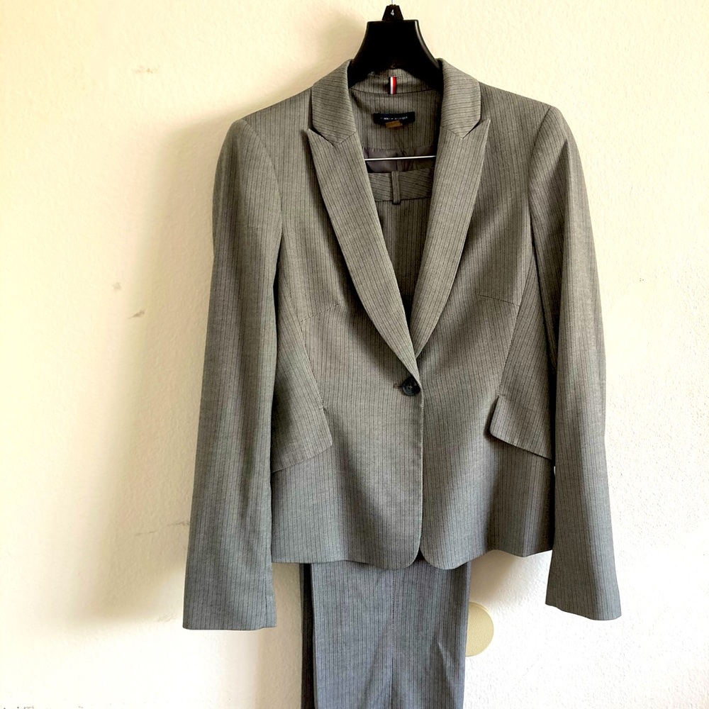 Tommy Hilfiger Women’s Pant Suit One button blazer
